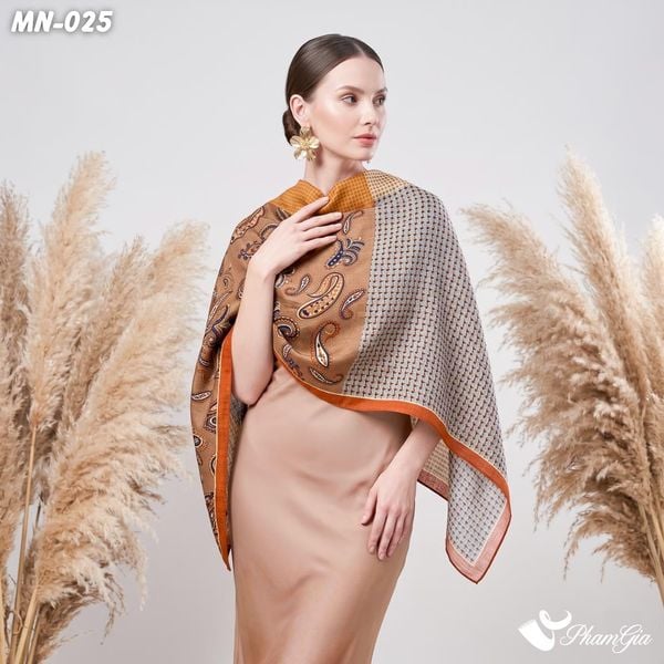 Khăn Choàng Mộc Nhiên Họa Tiết Paisley Cách Điệu Phối Màu Nâu Cổ Điển (MN025)