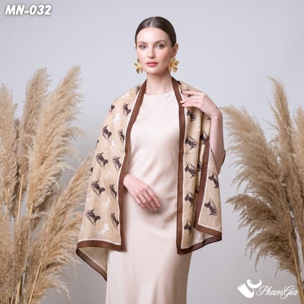 Khăn Choàng Mộc Nhiên Họa Tiết Xe Ngựa Retro Màu Beige Thanh Lịch (MN032)
