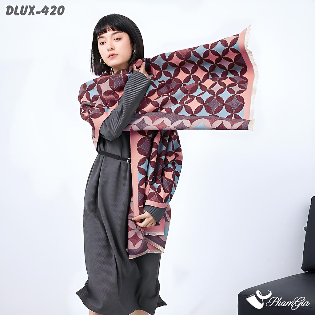 Model Choàng Khăn Choàng Dạ Cashmere Cao Cấp Họa Tiết Hình Học Màu Hồng Đào Thanh Lịch