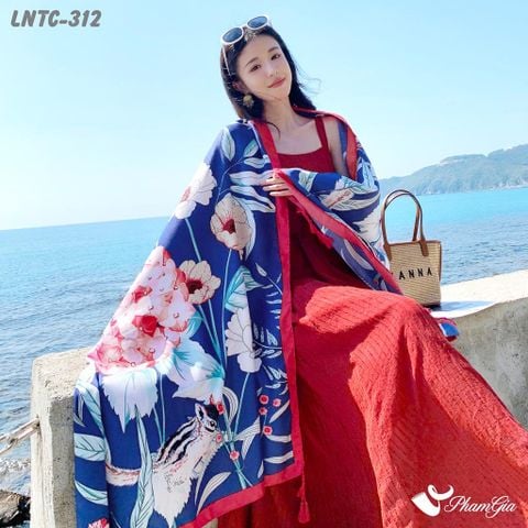 Người Mẫu Choàng Khăn Choàng Linen Boho Họa Tiết Hoa Cẩm Tú Cầu Màu Xanh Navy Quyến Rũ