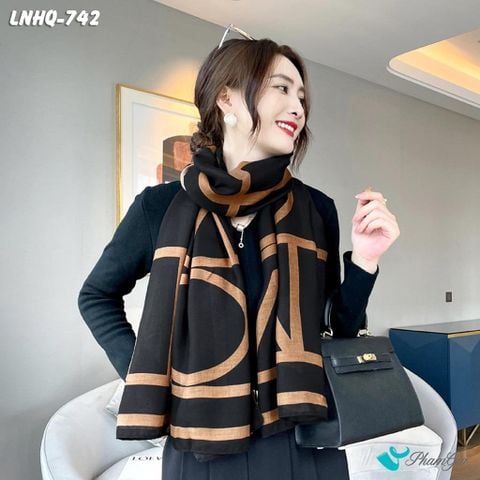 Người Mẫu Choàng Khăn Choàng Linen Phong Cách Hàn Quốc Họa Tiết ReTro Màu Đen Hiện Đại