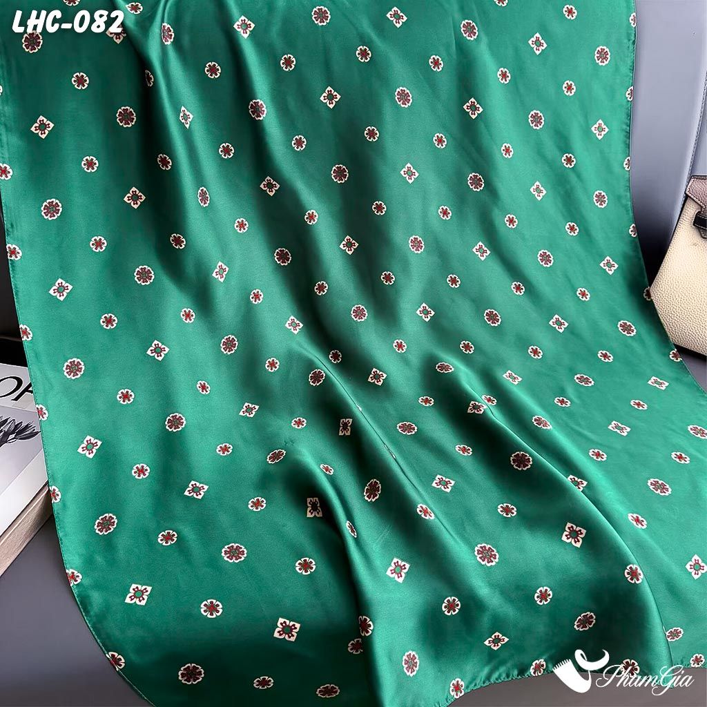 Khăn Choàng Lụa Hàng Châu Màu Xanh Cẩm Thạch Họa Tiết Hoa Nhí Cổ Điển (LHC082)