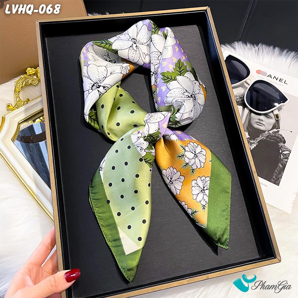 Khăn Lụa Vuông 70*70Cm Phong Cách Hàn Quốc Họa Tiết Hoa Cúc Viền Xanh (LVHQ068)