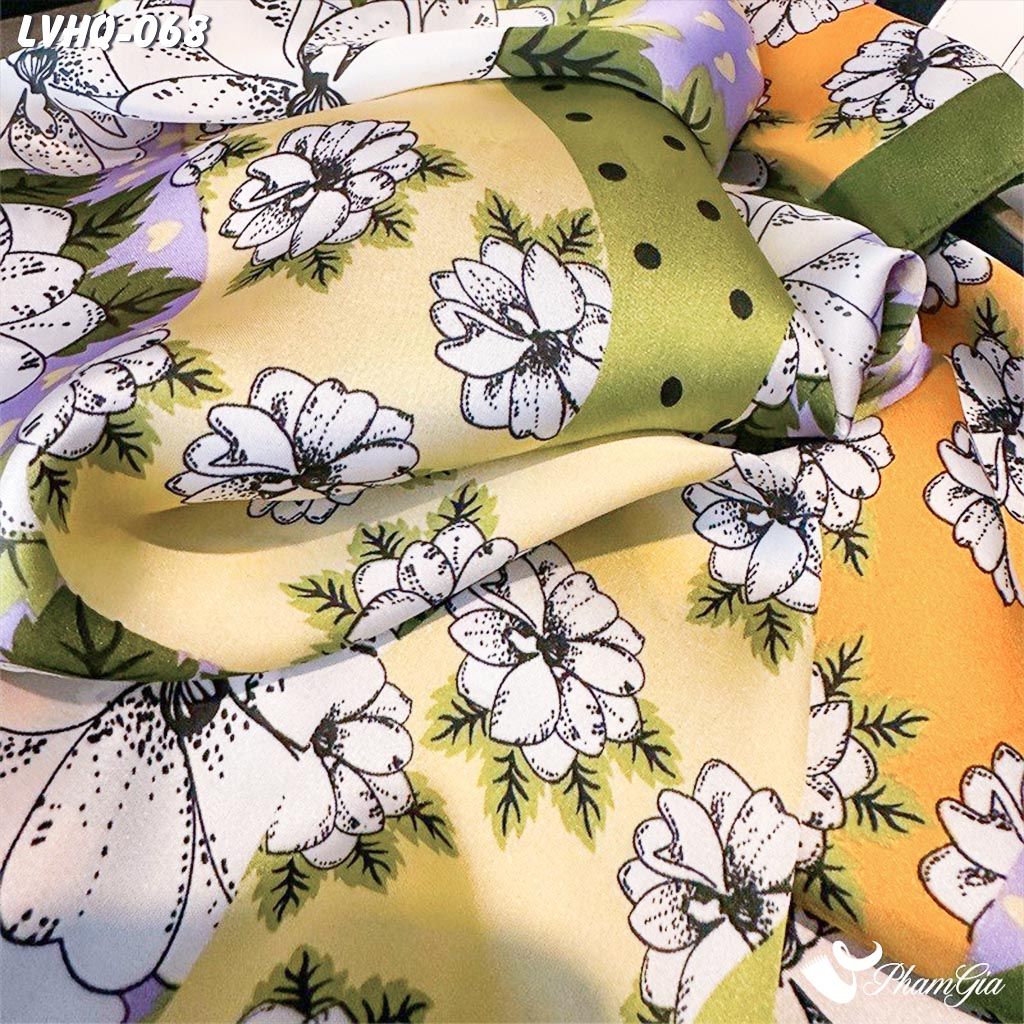 Khăn Lụa Vuông 70*70Cm Phong Cách Hàn Quốc Họa Tiết Hoa Cúc Viền Xanh (LVHQ068)