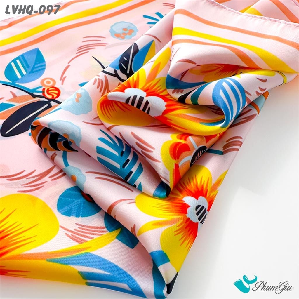 Khăn Lụa Vuông 70*70Cm Phong Cách Hàn Quốc Họa Tiết Hoa Màu Hồng Phấn (LVHQ097)