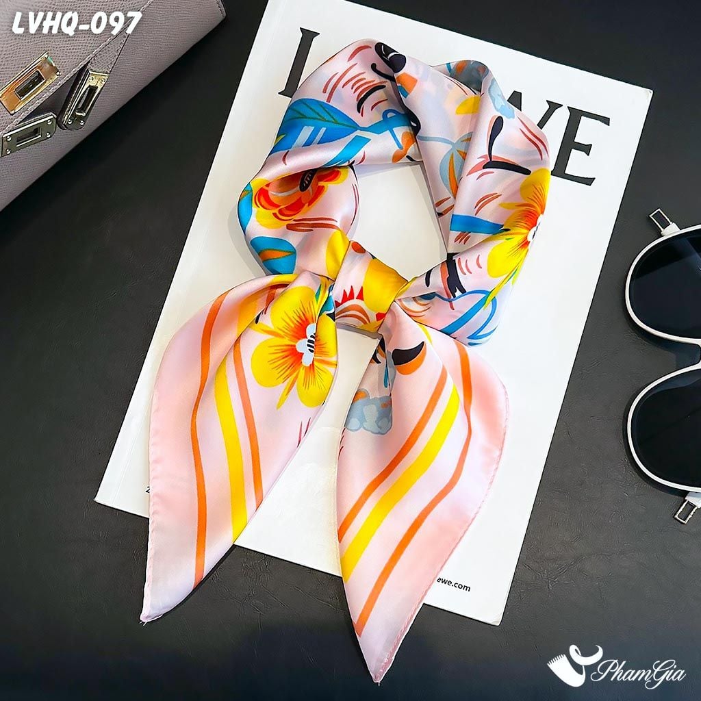 Khăn Lụa Vuông 70*70Cm Phong Cách Hàn Quốc Họa Tiết Hoa Màu Hồng Phấn (LVHQ097)