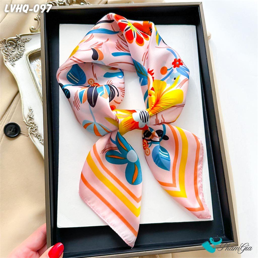 Khăn Lụa Vuông 70*70Cm Phong Cách Hàn Quốc Họa Tiết Hoa Màu Hồng Phấn (LVHQ097)