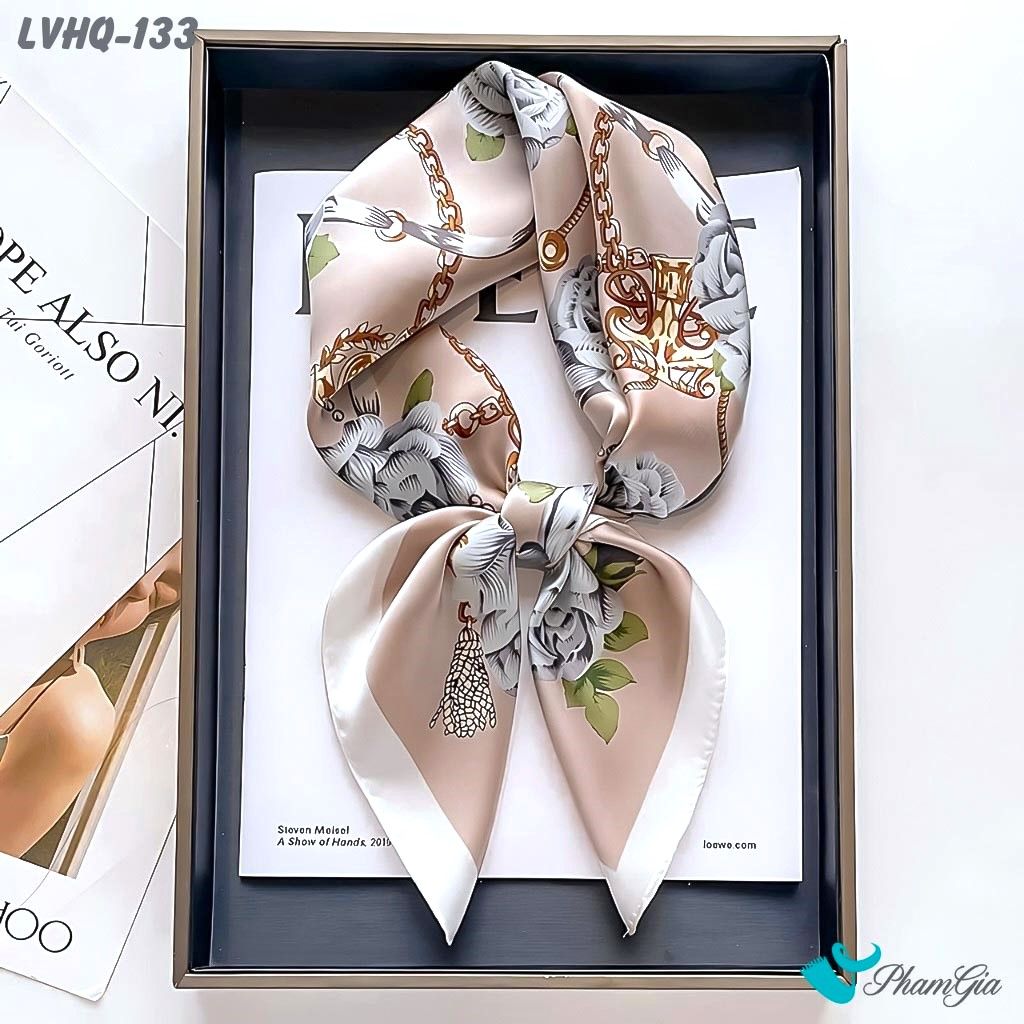 Khăn Lụa Vuông 70*70Cm Phong Cách Hàn Quốc Họa Tiết Hoa Hồng Xám Phối Nền Hồng (LVHQ133)