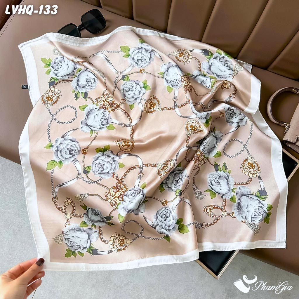 Khăn Lụa Vuông 70*70Cm Phong Cách Hàn Quốc Họa Tiết Hoa Hồng Xám Phối Nền Hồng (LVHQ133)