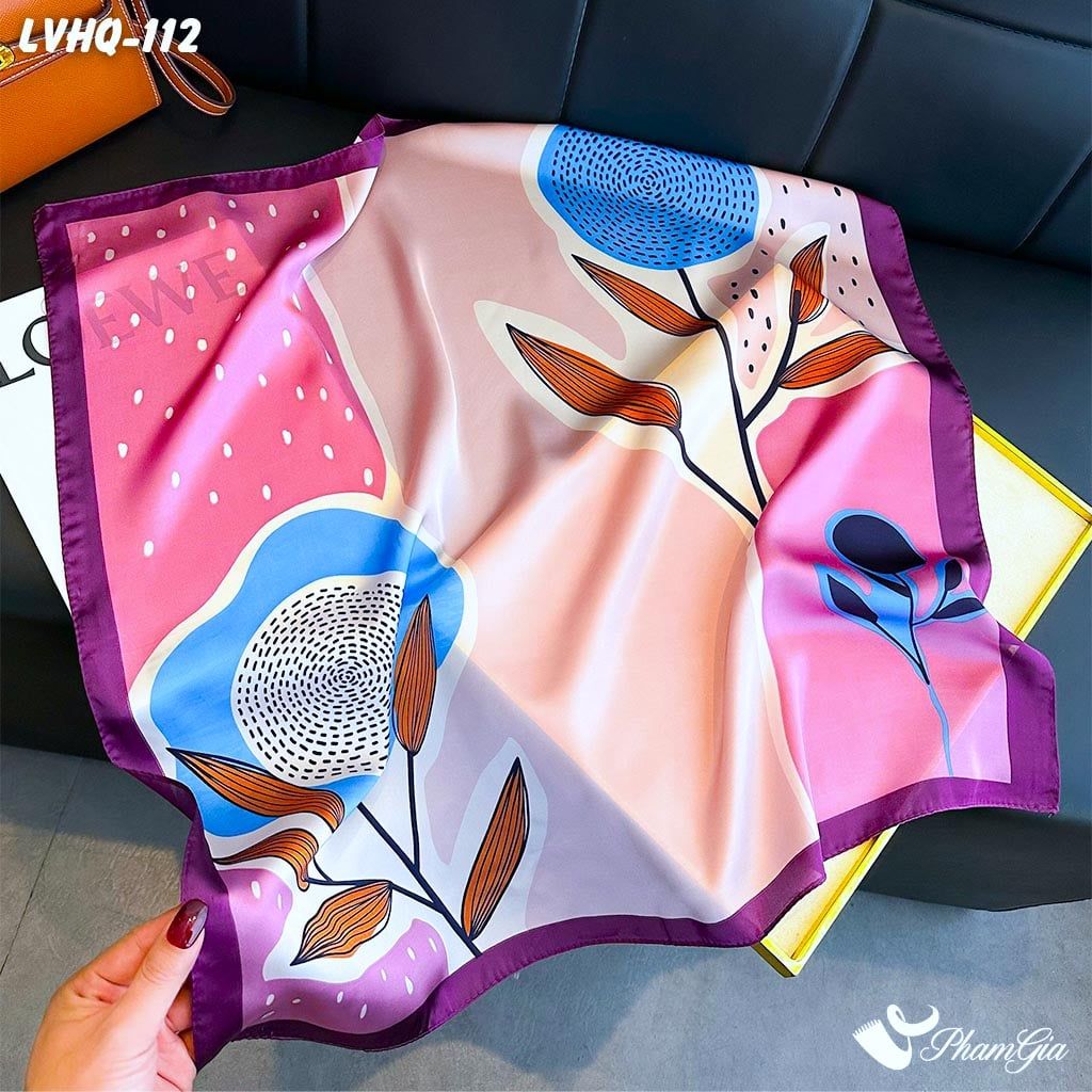 Khăn Lụa Vuông 70*70Cm Phong Cách Hàn Quốc Họa Tiết Hoa Mặt Trời Màu Hồng Ruốc (LVHQ112)