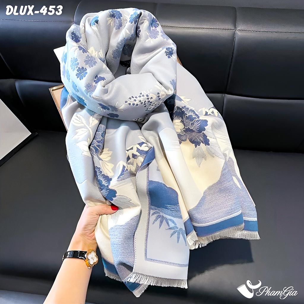 Góc Trên Khăn Choàng Dạ Cashmere Cao Cấp Họa Tiết Sơn Thủy Màu Xanh Dương Sang Trọng
