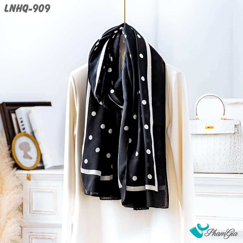 Góc Chính Diện Khăn Choàng Linen Phong Cách Hàn Quốc Hoạ Tiết Chấm Bi Đen Trắng Thanh Lịch