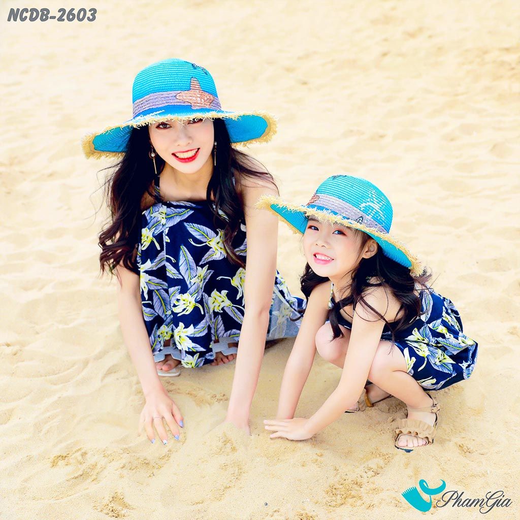 Người Mẫu Đội Nón Cói Đi Biển Vẽ Tay Viền Tua Rua Họa Tiết Sao Biển