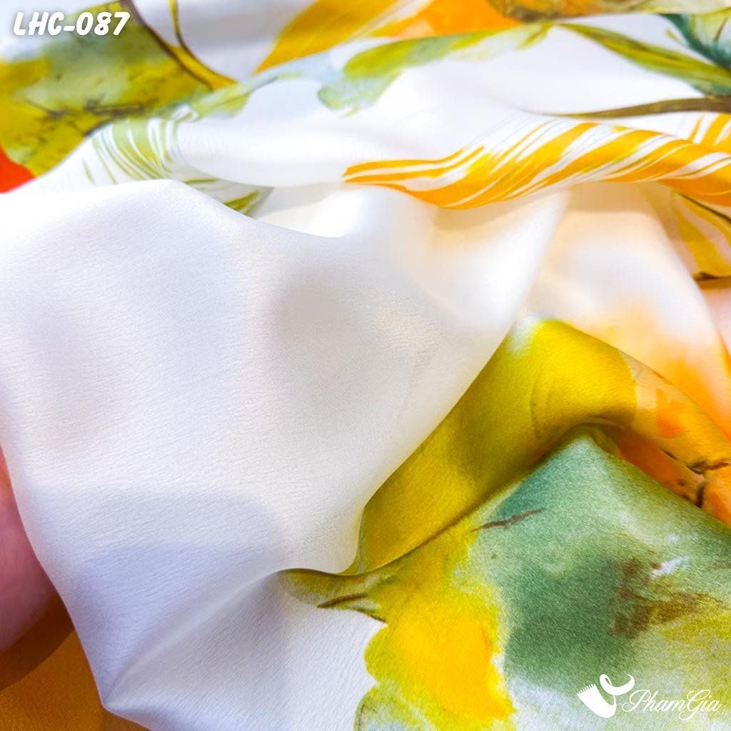 Khăn Choàng Lụa Hàng Châu Họa Tiết Hoa Lá Phong Cách Vẽ Màu Cam Trang Nhã (LHC087)