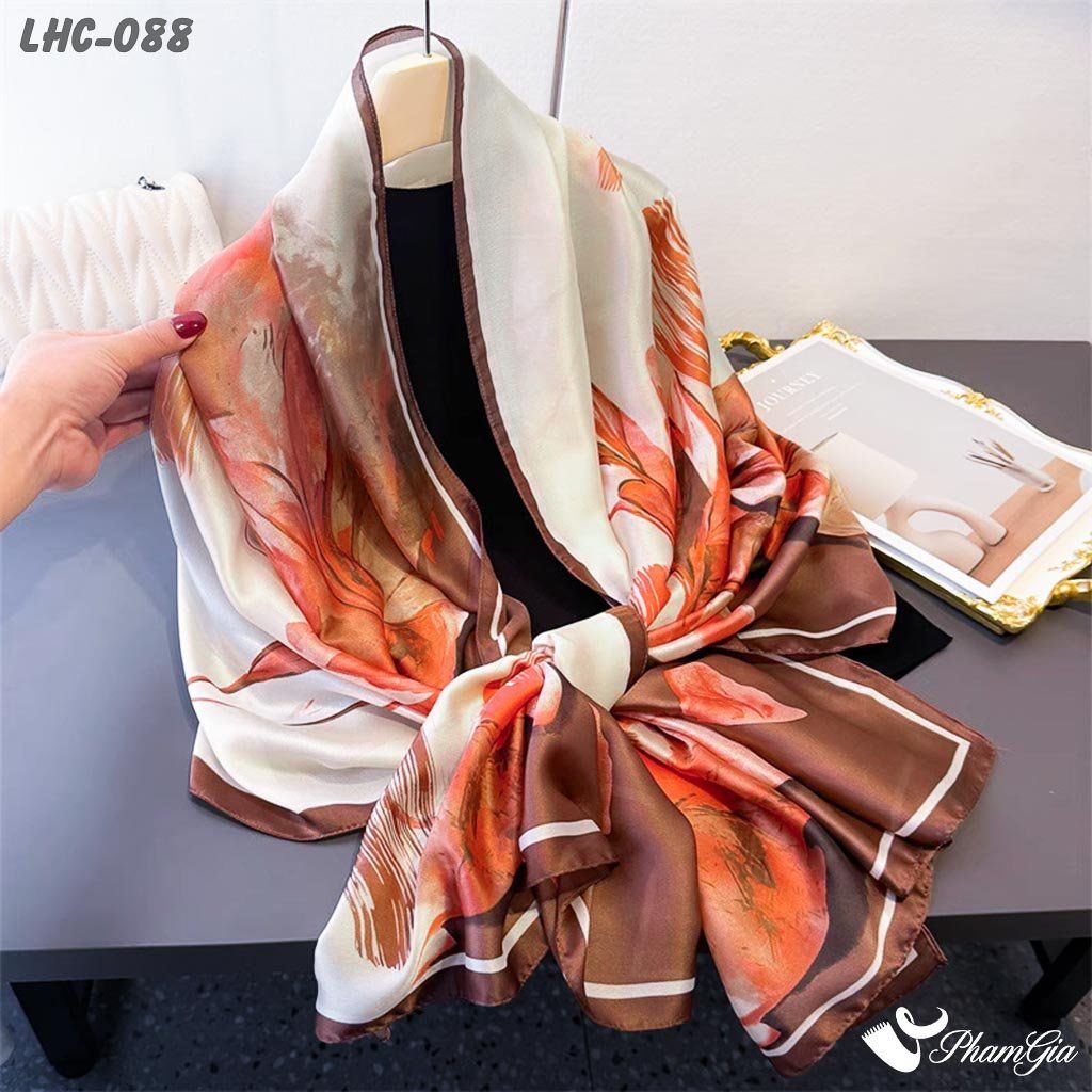 Khăn Choàng Lụa Hàng Châu Họa Tiết Hoa Lá Phong Cách Vẽ Màu Nâu Trang Nhã (LHC088)