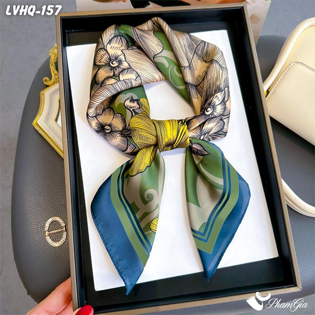 Khăn Lụa Vuông 70*70Cm Phong Cách Hàn Quốc Họa Tiết Hoa Lily Phối Màu Nền Xanh (LVHQ157)