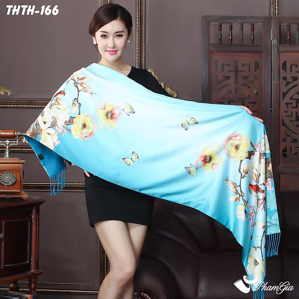 Người Mẫu Choàng Khăn Choàng Tằm Hoa Thượng Hải 2 Lớp Cao Cấp Họa Tiết Hoa Mộc Lan Màu Xanh Ngọc Trang Nhã
