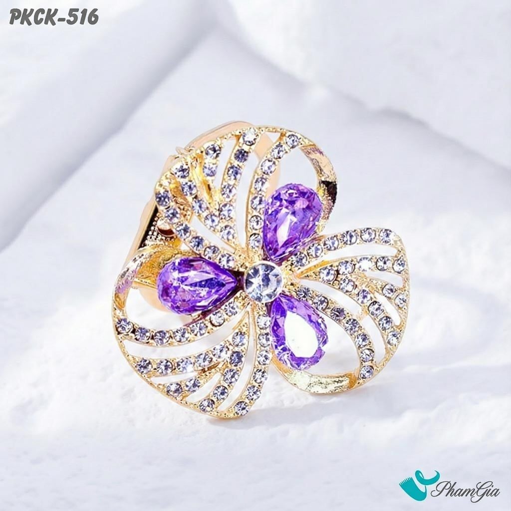 Phụ Kiện Cài Khăn, Cài Áo Đa Năng Họa Tiết Họa Tiết Hoa Ba Cánh Đính Đá Màu Tím (PKCK516)