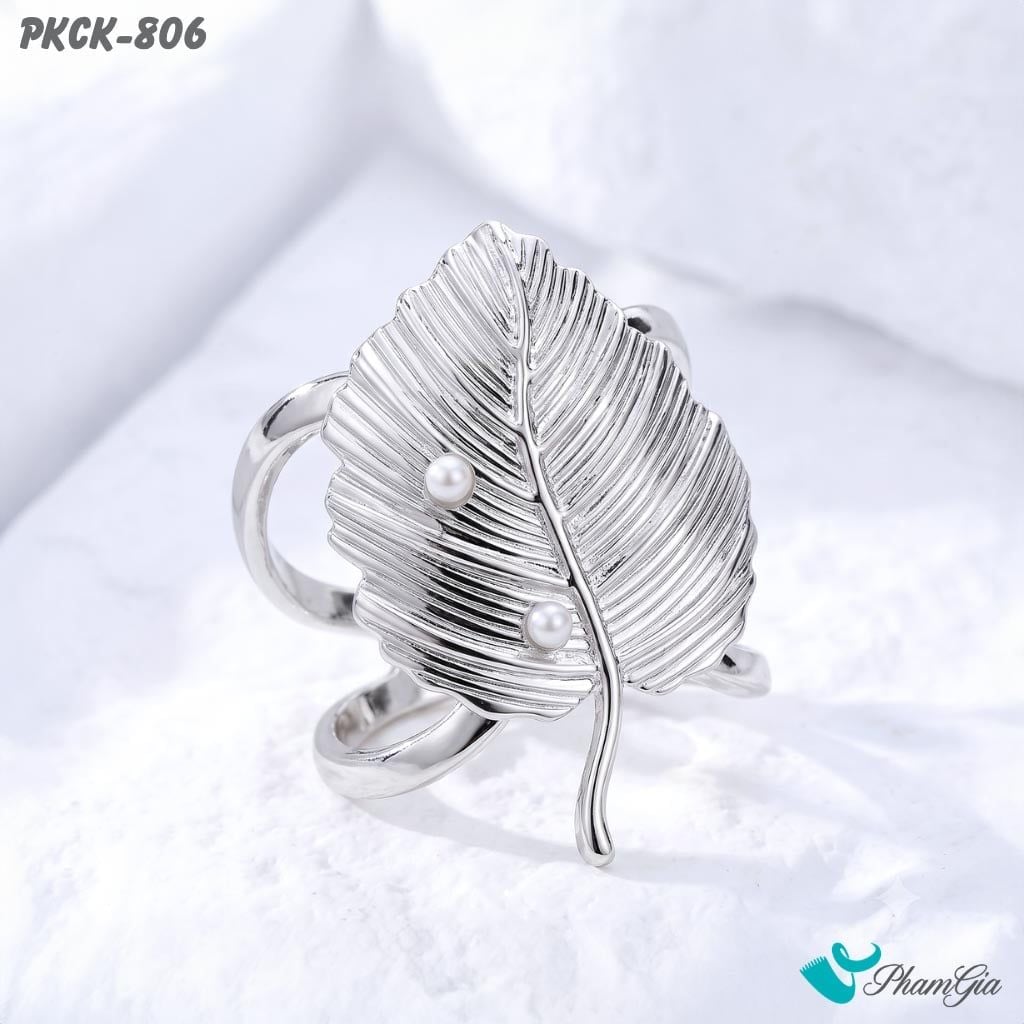 Phụ Kiện Cài Khăn Chiếc Lá Khắc Gân Đính Ngọc Trai Sang Trọng Màu Bạc (PKCK806)