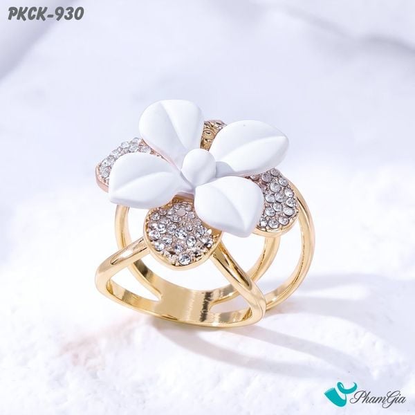 Phụ Kiện Cài Khăn Hoa Bốn Cánh Tráng Men Đính Đá Thanh Lịch Màu Trắng (PKCK930)