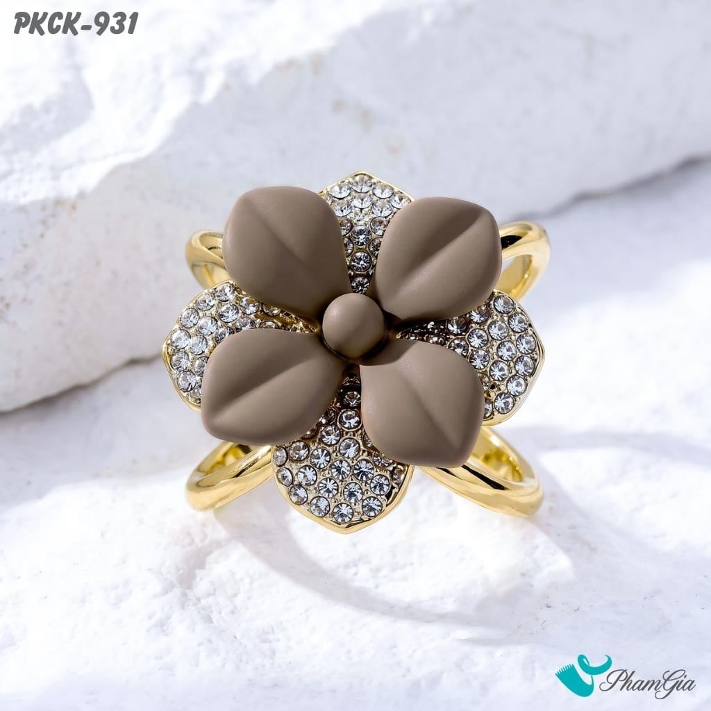 Phụ Kiện Cài Khăn Hoa Bốn Cánh Tráng Men Đính Đá Thanh Lịch Màu Nâu (PKCK931)