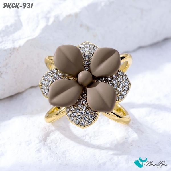 Phụ Kiện Cài Khăn Hoa Bốn Cánh Tráng Men Đính Đá Thanh Lịch Màu Nâu (PKCK931)