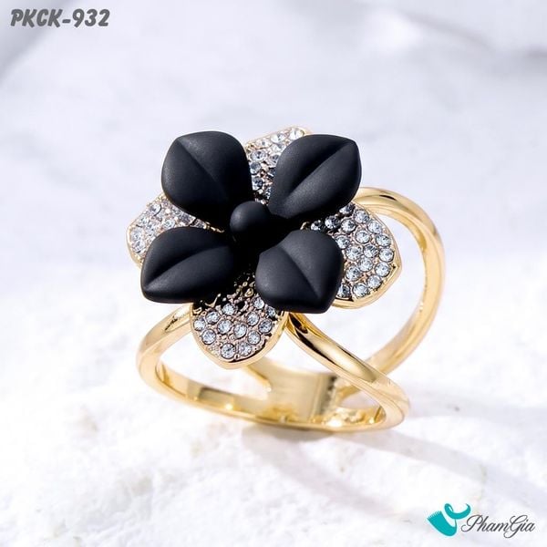 Phụ Kiện Cài Khăn Hoa Bốn Cánh Tráng Men Đính Đá Thanh Lịch Màu Đen (PKCK932)