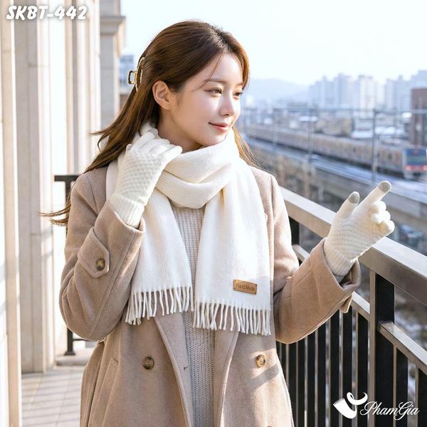 Set Giữ Ấm Đặc Biệt Mùa Đông Gồm Khăn Len Và Găng Tay Cao Cấp Màu Kem (SKBT442)