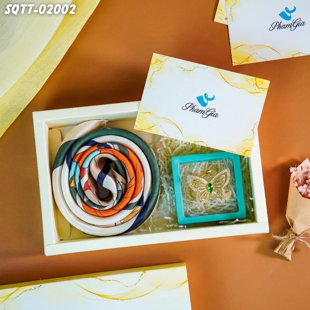 Set Quà Tặng Khăn Lụa Vuông 70*70cm Và Phụ Kiện Cài Khăn Tiết Kiệm (SQTT02002)