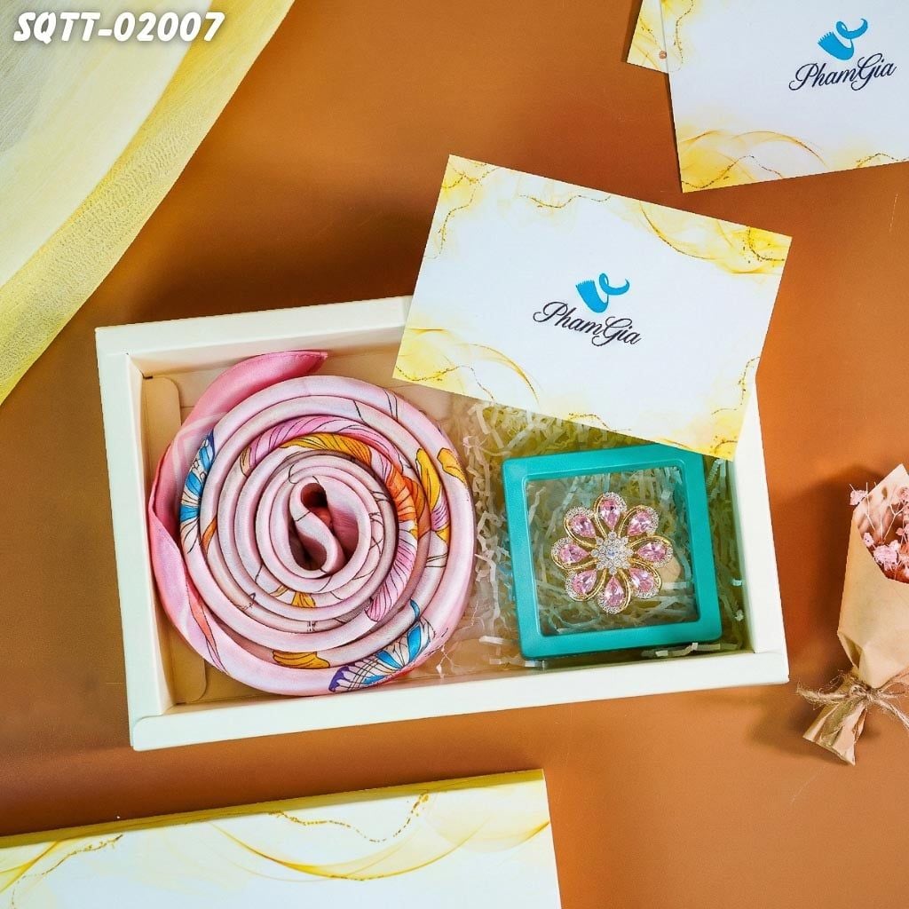 Set Quà Tặng Khăn Lụa Vuông 70*70cm Và Phụ Kiện Cài Khăn Tiết Kiệm (SQTT02007)