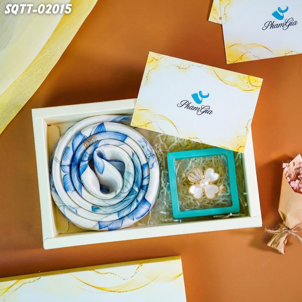 Set Quà Tặng Khăn Lụa Vuông 70*70cm Và Phụ Kiện Cài Khăn Tiết Kiệm (SQTT02015)