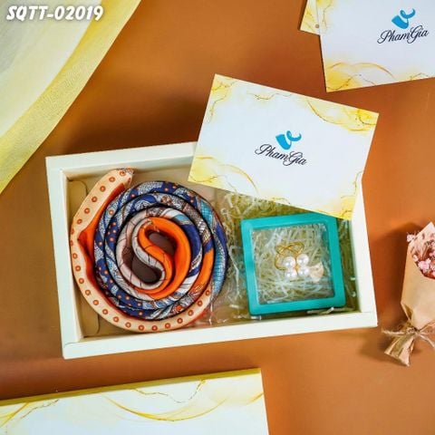 Set Quà Tặng Khăn Lụa Vuông 70*70cm Và Phụ Kiện Cài Khăn Tiết Kiệm (SQTT02019)