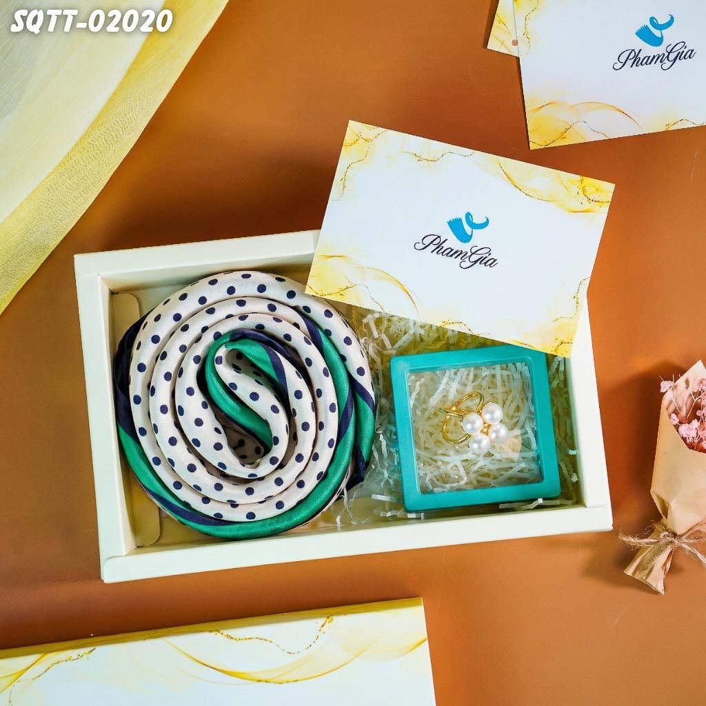Set Quà Tặng Khăn Lụa Vuông 70*70cm Và Phụ Kiện Cài Khăn Tiết Kiệm (SQTT02020)