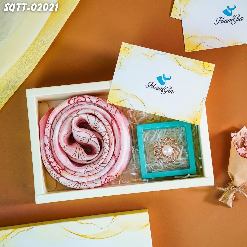 Set Quà Tặng Khăn Lụa Vuông 70*70cm Và Phụ Kiện Cài Khăn Tiết Kiệm (SQTT02021)