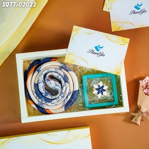 Set Quà Tặng Khăn Lụa Vuông 70*70cm Và Phụ Kiện Cài Khăn Tiết Kiệm (SQTT02022)
