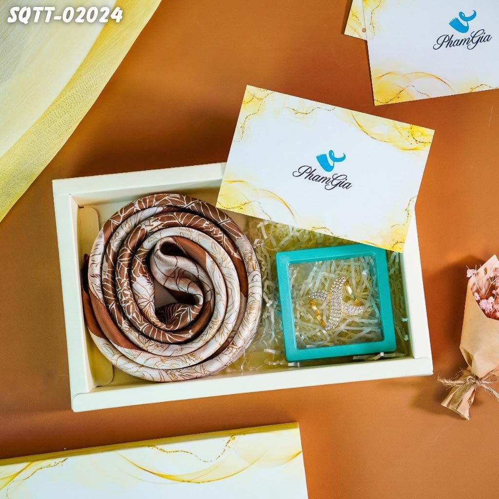 Set Quà Tặng Khăn Lụa Vuông 70*70cm Và Phụ Kiện Cài Khăn Tiết Kiệm (SQTT02024)