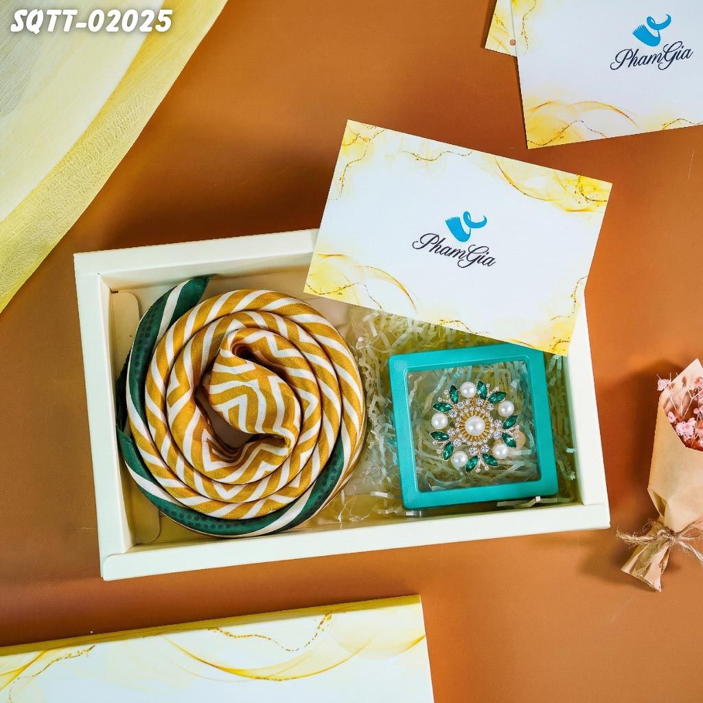 Set Quà Tặng Khăn Lụa Vuông 70*70cm Và Phụ Kiện Cài Khăn Tiết Kiệm (SQTT02025)