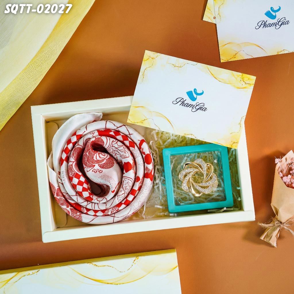 Set Quà Tặng Khăn Lụa Vuông 70*70cm Và Phụ Kiện Cài Khăn Tiết Kiệm (SQTT02027)