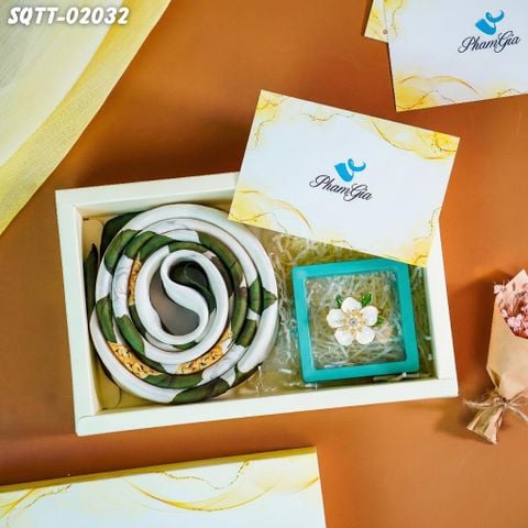 Set Quà Tặng Khăn Lụa Vuông 70*70cm Và Phụ Kiện Cài Khăn Tiết Kiệm (SQTT02032)