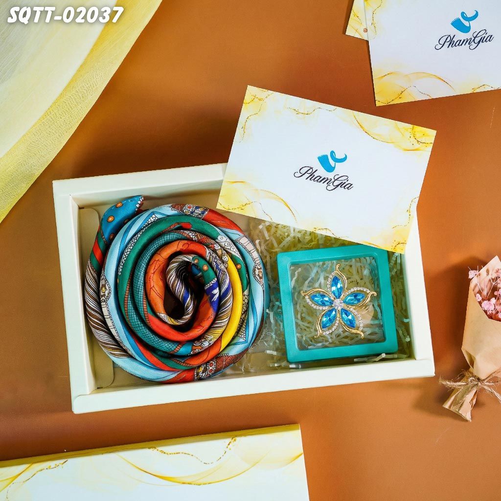 Set Quà Tặng Khăn Lụa Vuông 70*70cm Và Phụ Kiện Cài Khăn Tiết Kiệm (SQTT02037)