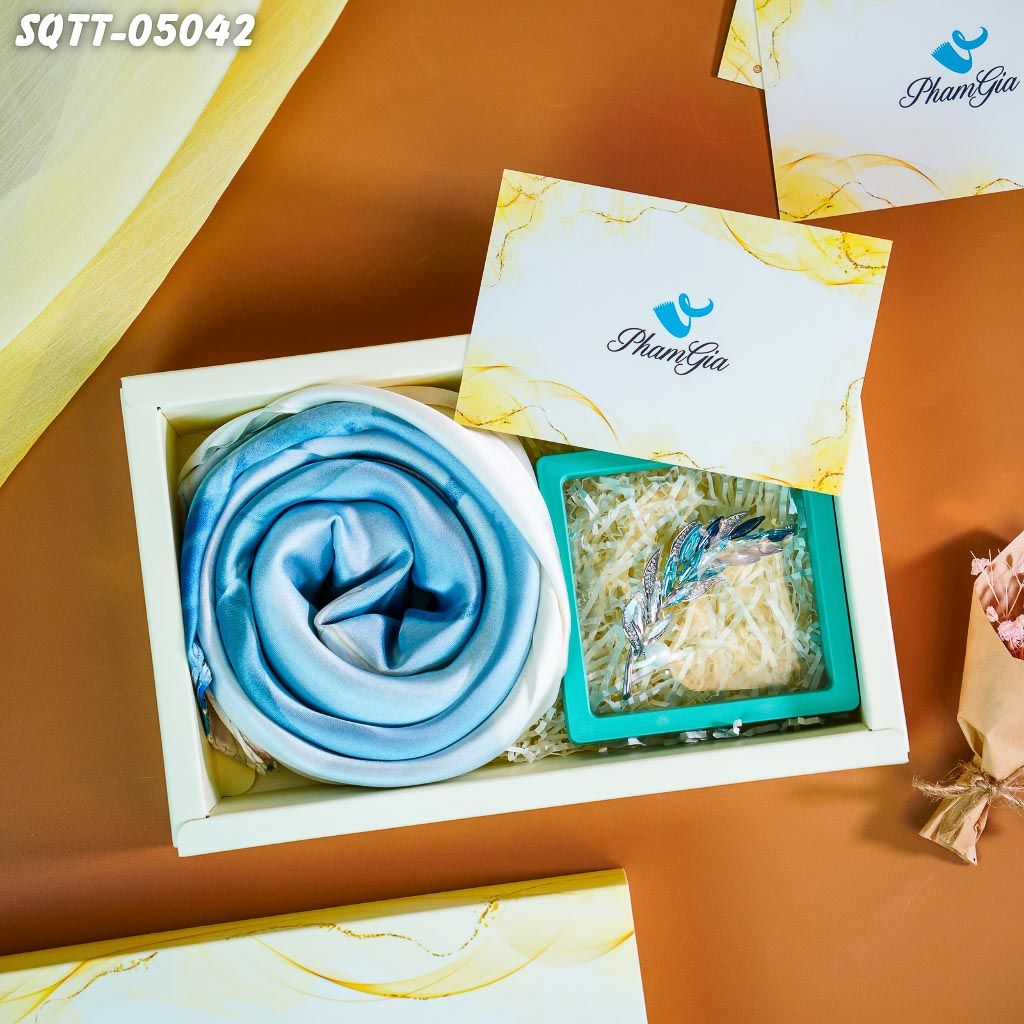Set Quà Tặng Khăn Choàng Lụa 90*180cm Và Trâm Cài Áo Trang Nhã (SQTT05042)