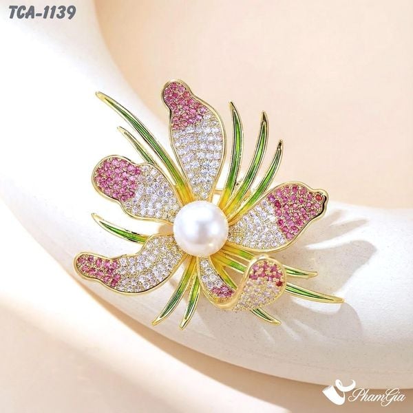 Ghim Cài Áo Hoa Lily Đính Ngọc Trai Sang Trọng (TCA1139)