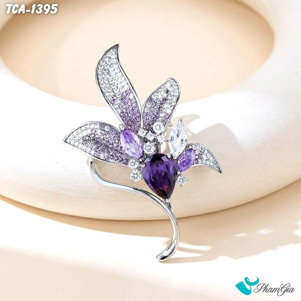 Ghim Cài Áo Cánh Hoa Lily Pha Lê Tím Thanh Lịch (TCA1395)