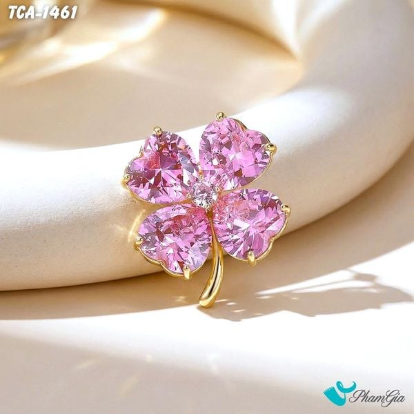Ghim Cài Áo Cỏ Bốn Lá Pha Lê Hồng Thanh Lịch (TCA1461)