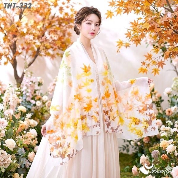 Khăn Choàng Tằm Họa Tiết Lá Phong Màu Vàng Kem Nhẹ Nhàng (THT332)