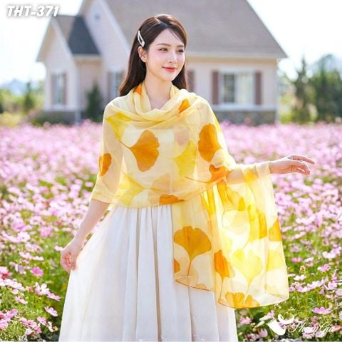 Khăn Choàng Tằm Họa Tiết Hoa Rẻ Quạt Màu Vàng Sang Trọng (THT371)