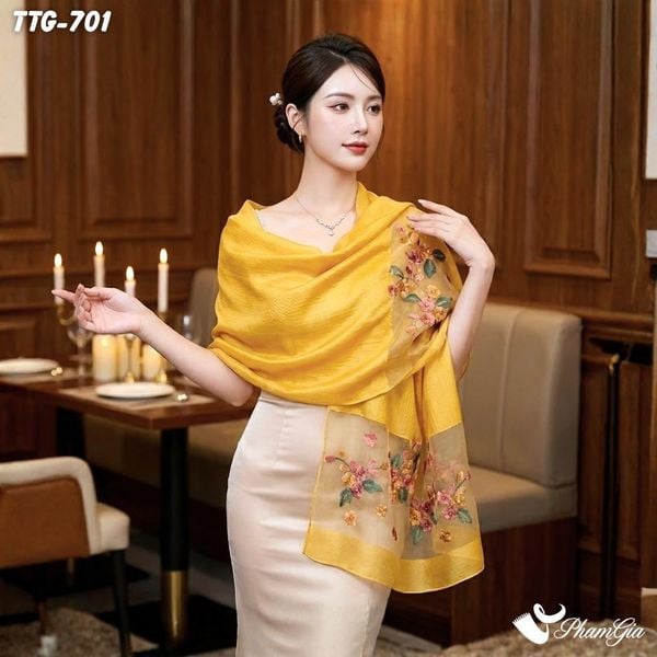 Khăn Choàng Tơ Tằm Gân Thêu Hoa Tuyết Mai Cao Cấp Màu Vàng Gold (TTG701)