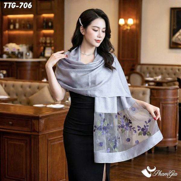 Khăn Choàng Tơ Tằm Gân Thêu Hoa Tuyết Mai Cao Cấp Màu Xám Khói (TTG706)