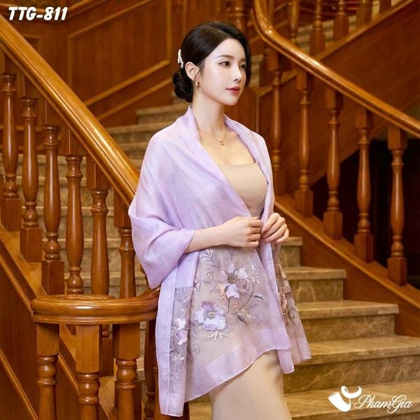 Khăn Choàng Tơ Tằm Gân Cao Cấp Thêu Hoa Mộc Lan Màu Tím Lilac Sang Trọng (TTG811)