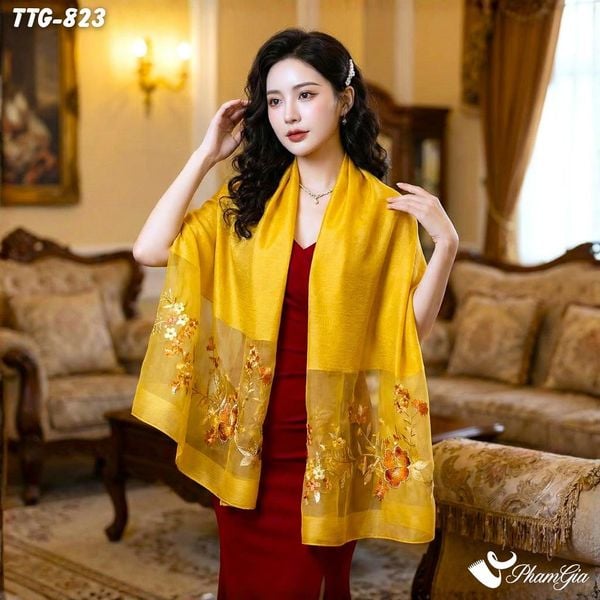 Khăn Choàng Tơ Tằm Gân Cao Cấp Thêu Hoa Mai Màu Vàng Gold Sang Trọng (TTG823)